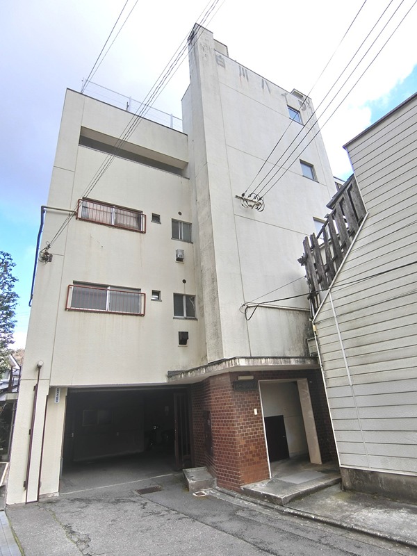 第一白川ハイツの外観写真