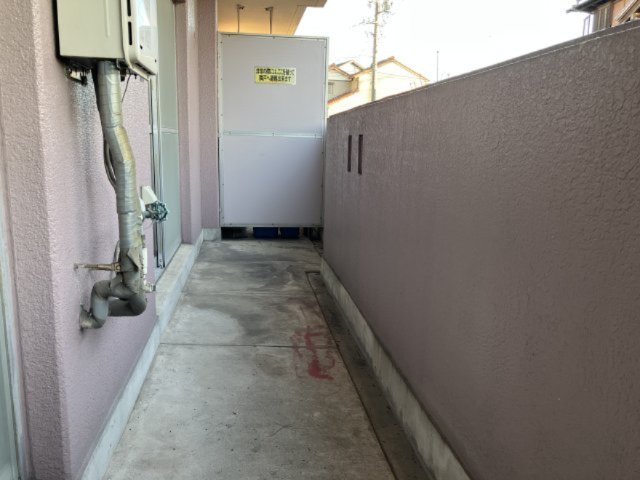 バルコニー　別部屋のお写真です。参考程度にご覧ください。