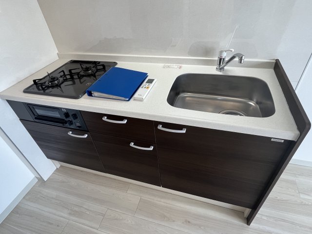 キッチン　別タイプのお部屋の写真になります。