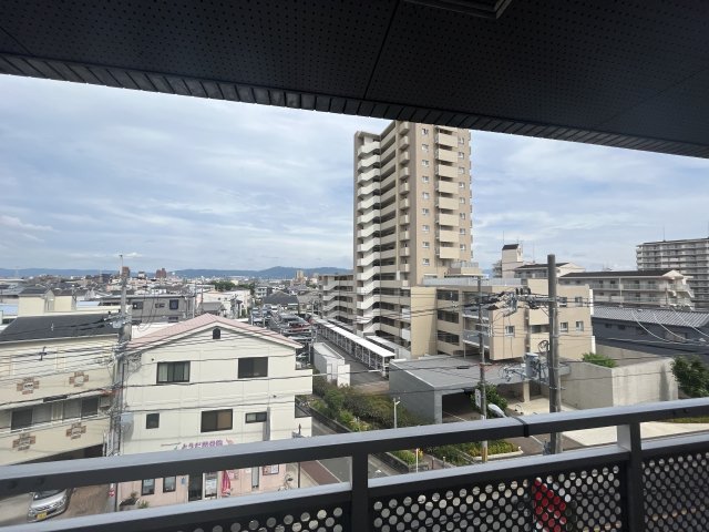 眺望　別タイプのお部屋の写真になります。