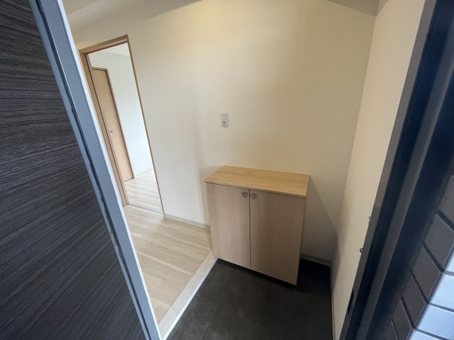 玄関　別タイプのお部屋の写真になります。