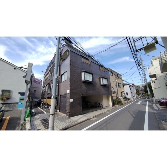建物外観　落ち着いた雰囲気。