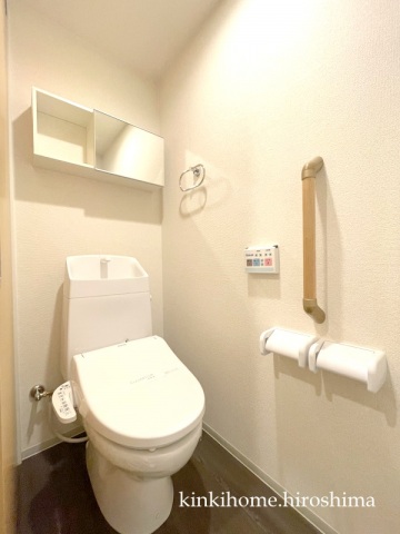 トイレ　写真は別のお部屋です。