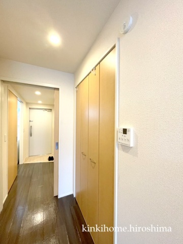 収納　写真は別のお部屋です。