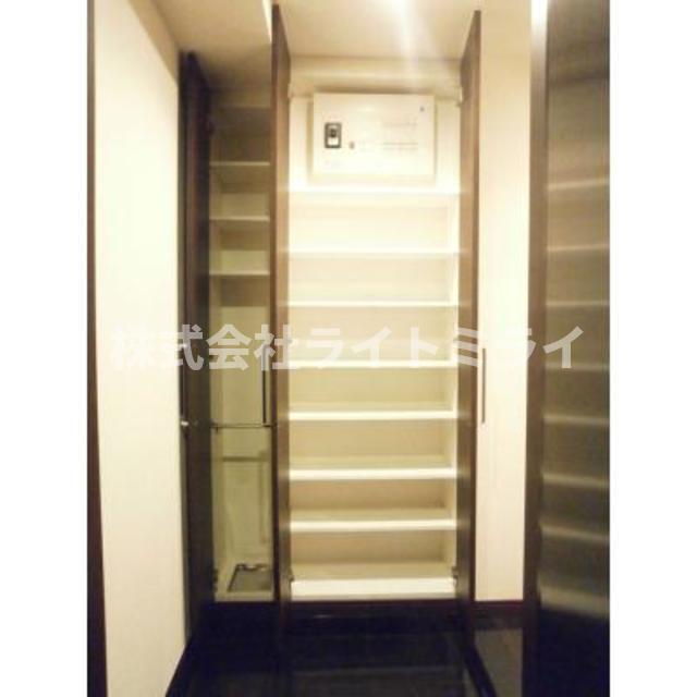 玄関　※写真は同タイプ住戸です。?