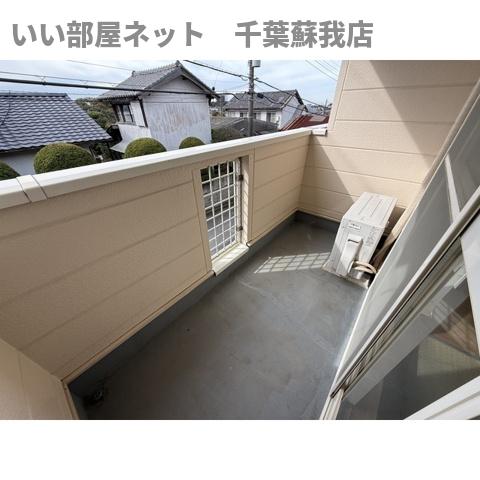 バルコニー　外からの目が気にならないバルコニーで洗濯物が干せます