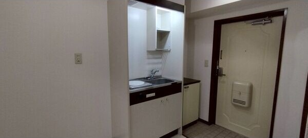 キッチン　※写真は同じマンションの違う部屋のものになります。