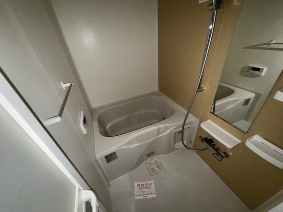 バス・シャワールーム　※別部屋の写真です