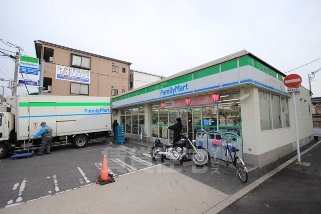 コンビニ　ファミリーマート　広島商工センター（コンビニ）まで649m