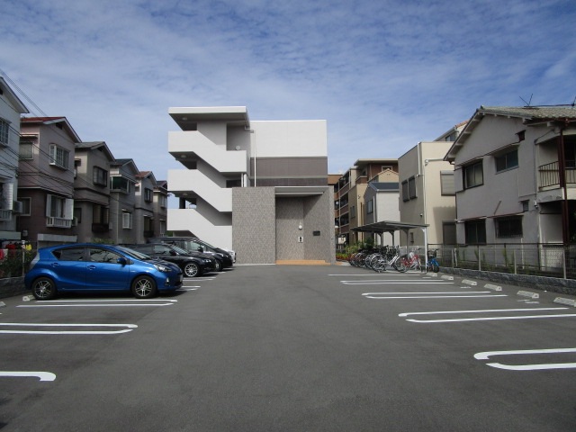 駐車場　駐車場