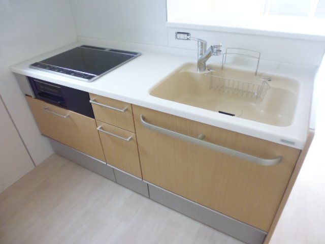 キッチン　３口IHコンロ付システムキッチン