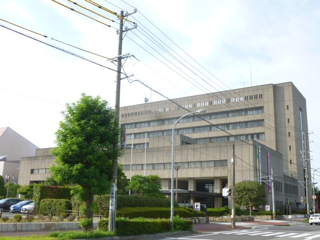 役所　津市役所（役所）まで1018m