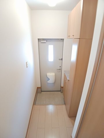 玄関　収納もある玄関です