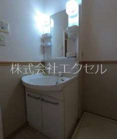 洗面設備　朝に便利な独立洗面台♪