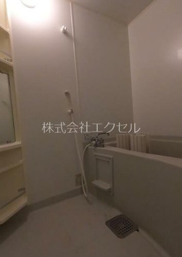 バス・シャワールーム　浴室乾燥機付き♪
