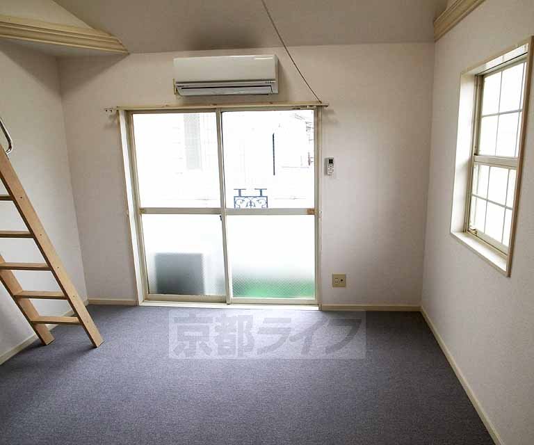 居室・リビング　日当たりの良い室内です！