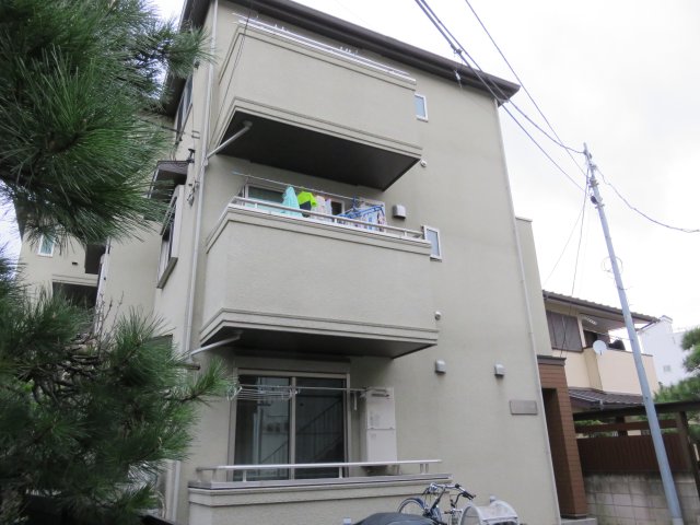 建物外観　2018年完成オートロック完備♪