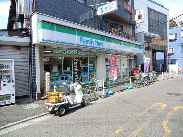 コンビニ　ファミリーマート（コンビニ）まで350m
