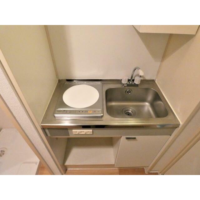 キッチン　ＩＨクッキングヒーターが備わります