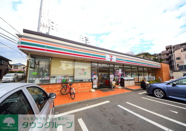 コンビニ　セブンイレブン横浜泉区役所前店（コンビニ）まで580m