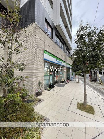 コンビニ　ファミリーマート（コンビニ）まで229m