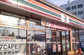コンビニ　セブンイレブン 山下町店（コンビニ）まで775m