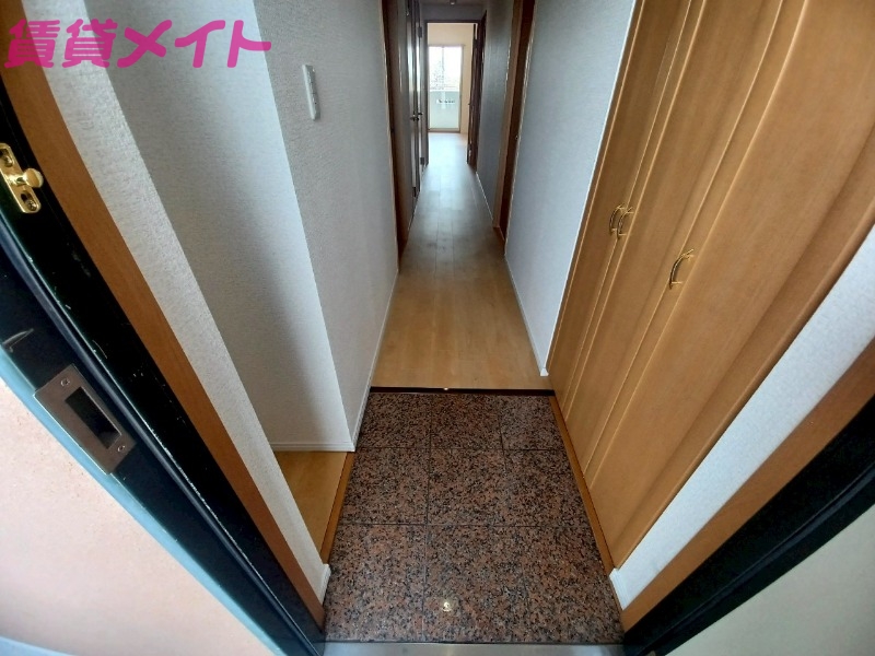 玄関　別部屋参考写真です