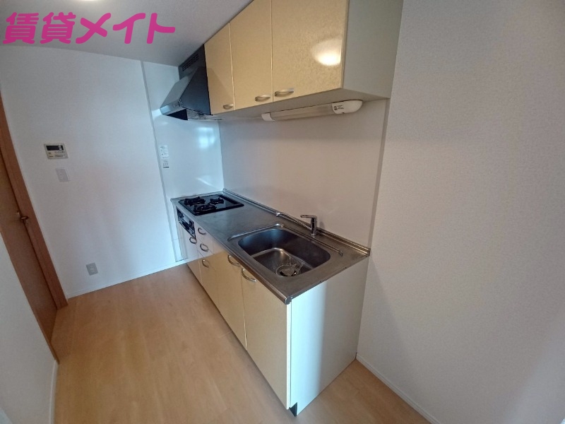 キッチン　別部屋参考写真です