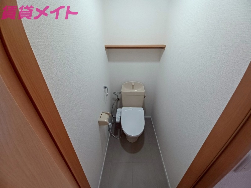 トイレ　別部屋参考写真です