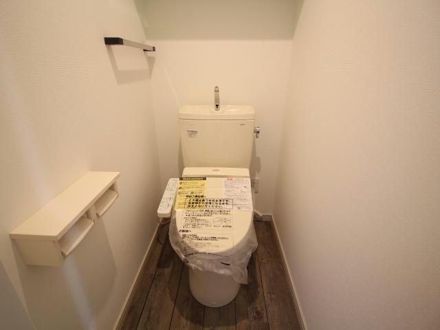 トイレ　モデル206号