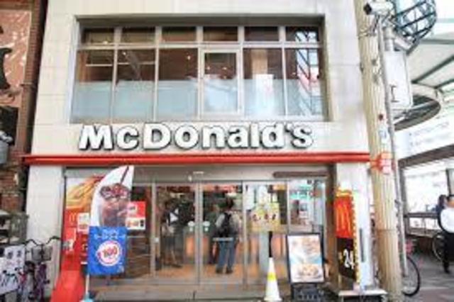 飲食店　マクドナルド天神橋筋六丁目店（飲食店）まで698m