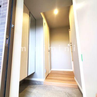 玄関　※写真は別号室のものですので現状優先とさせていただきます