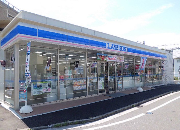 コンビニ　ローソン 高田西二丁目店（コンビニ）まで642m