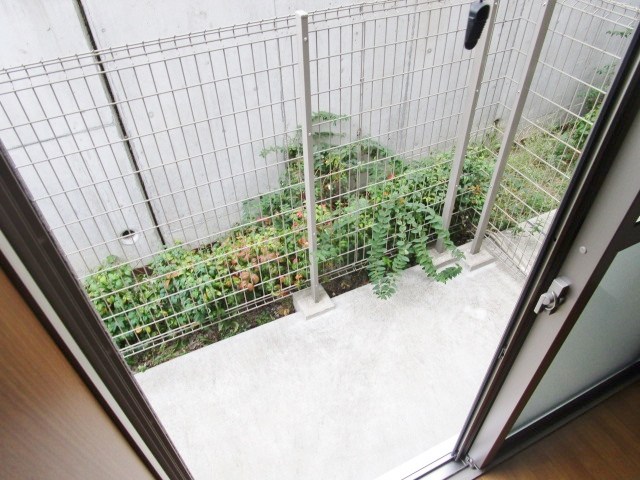 バルコニー　※別号室の写真使用中