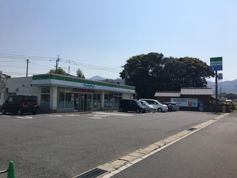 コンビニ　ファミリーマート小倉津田バイパス店（コンビニ）まで800m
