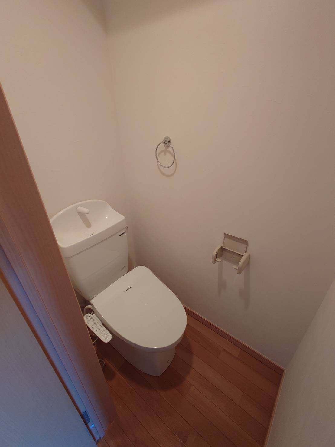 トイレ　落ち着いたトイレです