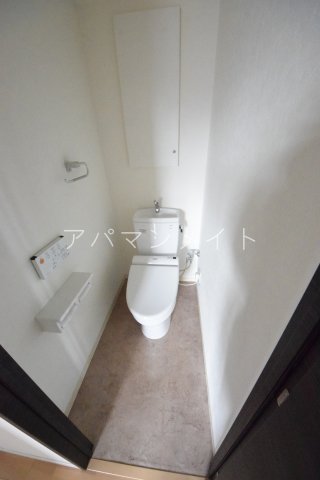 トイレ　ウォシュレット付き