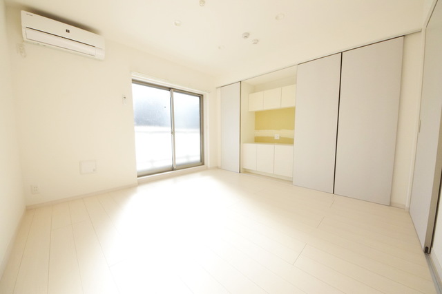 居室・リビング　～日差しさしこむ暖かなお部屋ですっ～