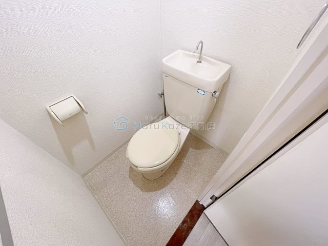 地下鉄名城線 堀田駅 徒歩14分 7階建 築35年のトイレ写真