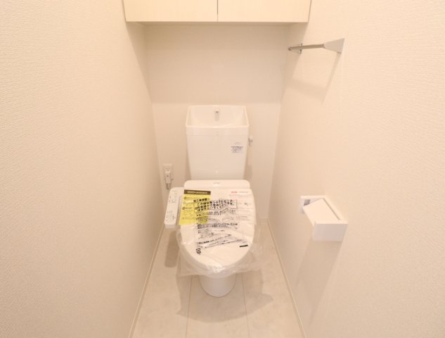 トイレ　※同タイプの部屋写真です