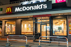 飲食店　マクドナルド白石ルーシー店（飲食店）まで803m