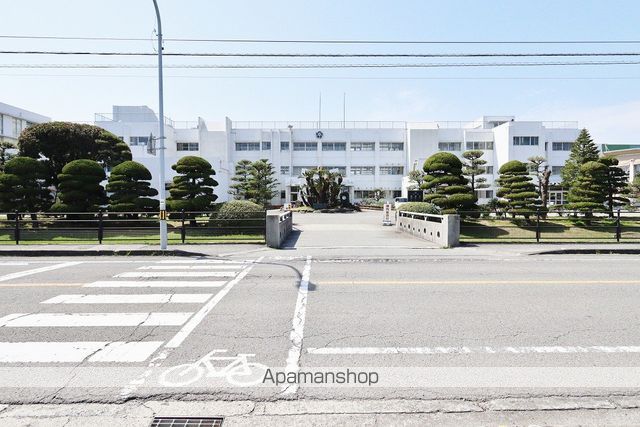 中学校　松茂中学校（中学校）まで502m