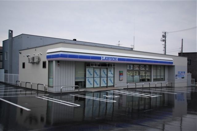 コンビニ　ローソン札幌月寒中央十一丁目店（コンビニ）まで601m