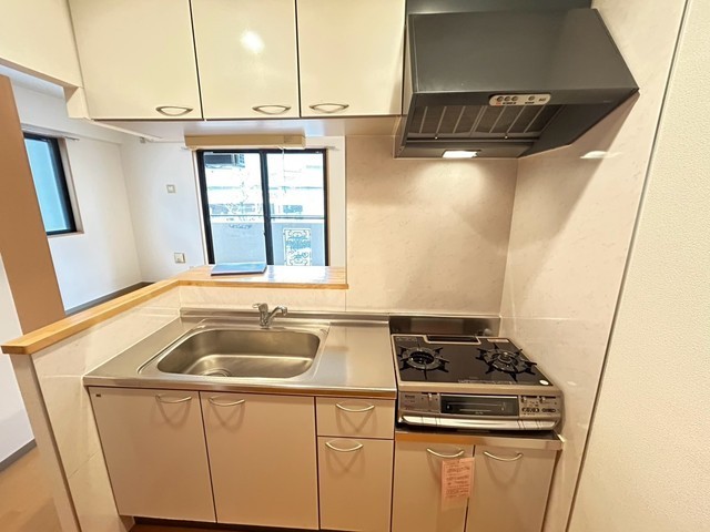 キッチン　※他部屋の写真です。現況優先