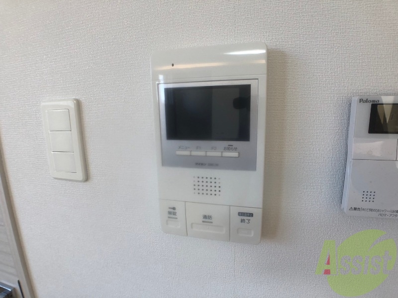 セキュリティ　ＴＶモニター付インターホンです。来客者の顔が見えるので安心！
