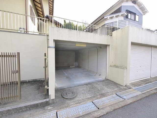 駐車場　駐車場完備です