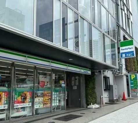 コンビニ　ファミリーマート 横浜岡野一丁目店（コンビニ）まで155m