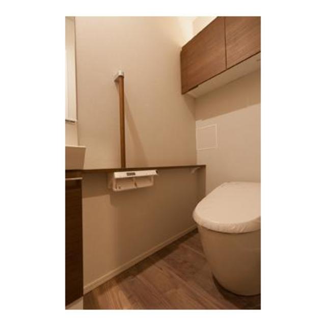 トイレ　※写真は同タイプ住戸です。