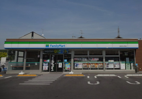 コンビニ　ファミリーマート 花尻ききょう町店（コンビニ）まで340m