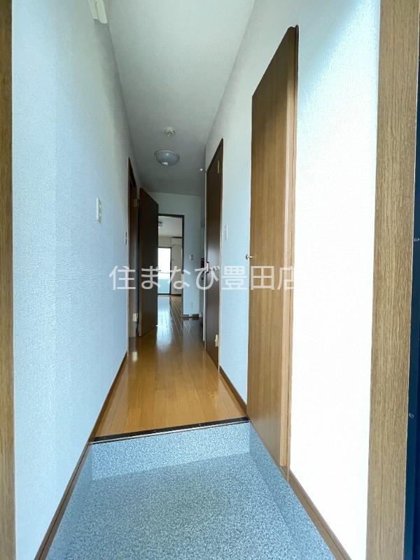 玄関　別部屋写真